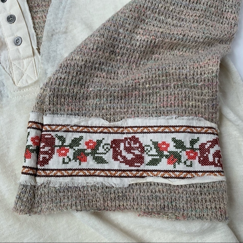 Umgee oatmeal/tan boho oversized embroidered bell sleeve henley style top size S - Picture 6 of 8